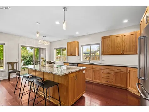 1644 Victorian Way Eugene OR 97401