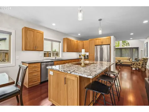 1644 Victorian Way Eugene OR 97401