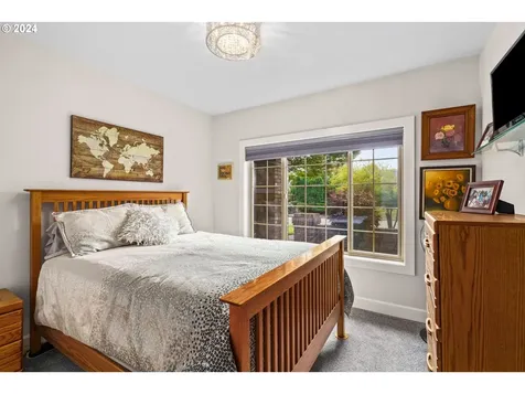 1644 Victorian Way Eugene OR 97401
