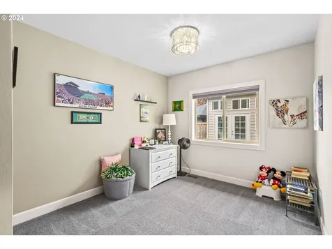 1644 Victorian Way Eugene OR 97401