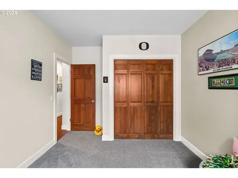 1644 Victorian Way Eugene OR 97401
