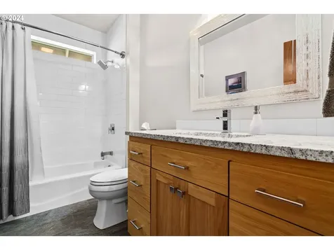 1644 Victorian Way Eugene OR 97401