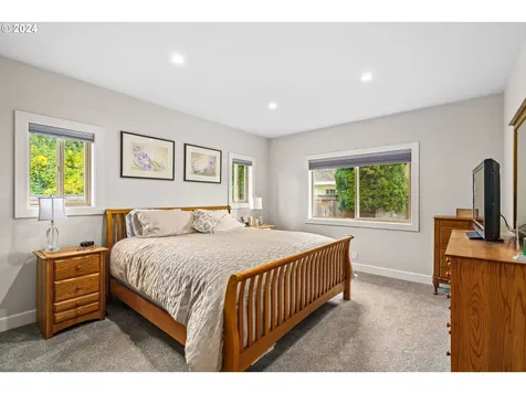 1644 Victorian Way Eugene OR 97401