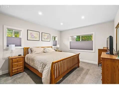 1644 Victorian Way Eugene OR 97401