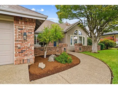 1644 Victorian Way Eugene OR 97401