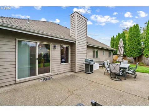 1644 Victorian Way Eugene OR 97401