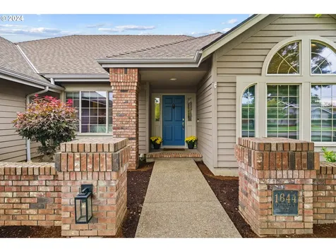 1644 Victorian Way Eugene OR 97401