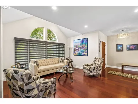 1644 Victorian Way Eugene OR 97401