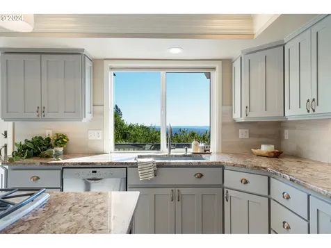 811 NW Skyline Crest Road Portland OR 97229