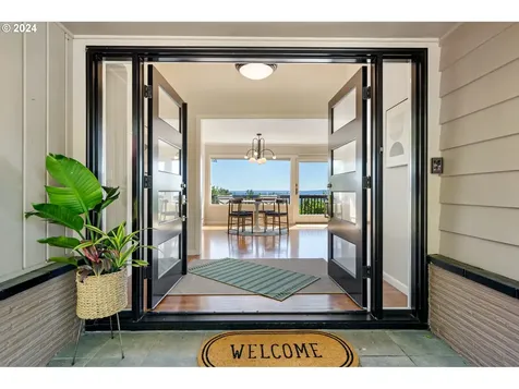 811 NW Skyline Crest Road Portland OR 97229