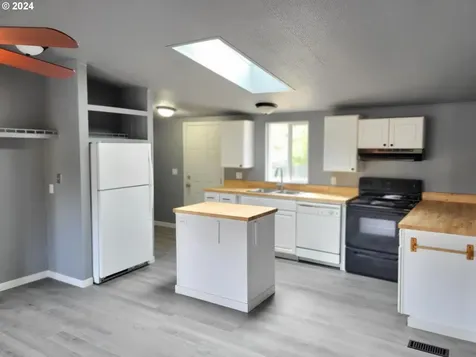 221 NW Blair Street Sheridan OR 97378