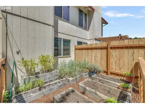 17128 Sw Sumac Court Beaverton OR 97007