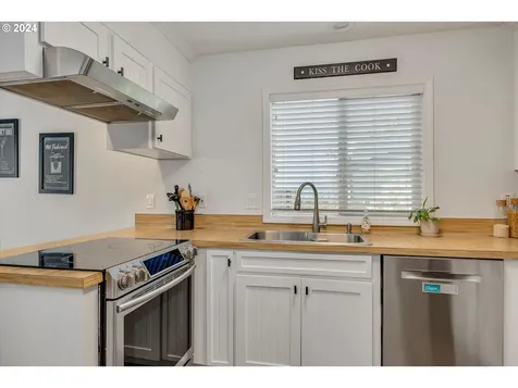 17128 Sw Sumac Court Beaverton OR 97007