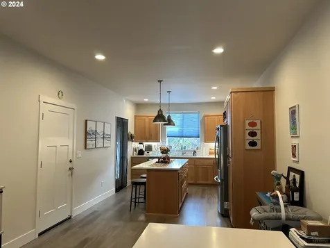 4280 Nandina Drive Florence OR 97439