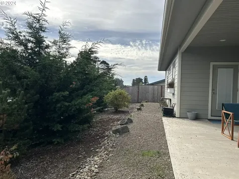 4280 Nandina Drive Florence OR 97439