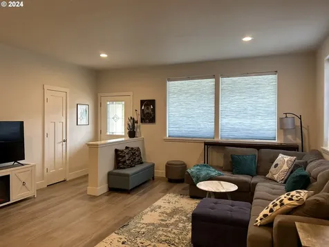 4280 Nandina Drive Florence OR 97439