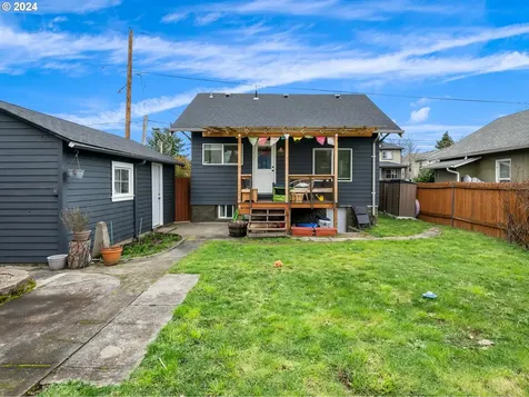 6916 Se Woodstock Boulevard Portland OR 97206