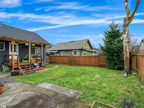 6916 Se Woodstock Boulevard Portland OR 97206