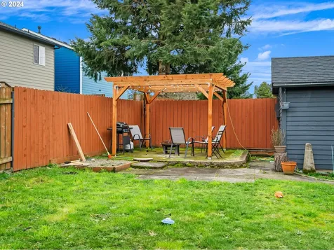 6916 Se Woodstock Boulevard Portland OR 97206