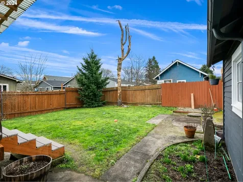 6916 Se Woodstock Boulevard Portland OR 97206