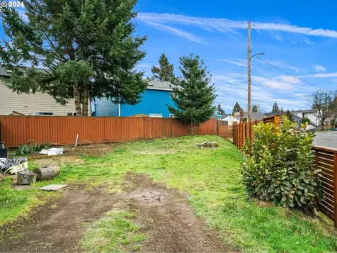 6916 Se Woodstock Boulevard Portland OR 97206