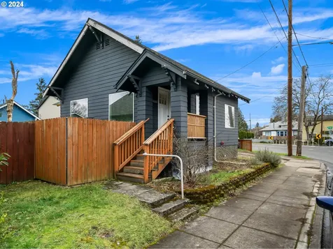 6916 Se Woodstock Boulevard Portland OR 97206