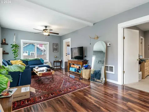 6916 Se Woodstock Boulevard Portland OR 97206