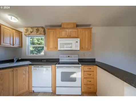 3310 Sandpiper Drive Coos Bay OR 97420