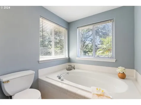 16305 Ne 63rd Street Vancouver WA 98682