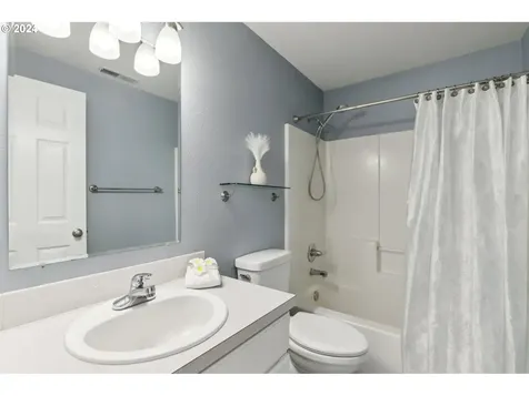 16305 Ne 63rd Street Vancouver WA 98682