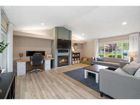 765 Sw Kalmia Avenue Warrenton OR 97146