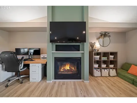765 Sw Kalmia Avenue Warrenton OR 97146