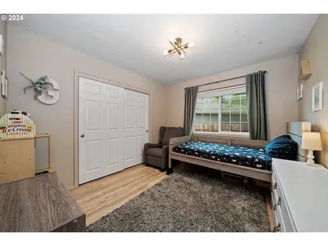 765 Sw Kalmia Avenue Warrenton OR 97146