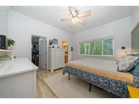 765 Sw Kalmia Avenue Warrenton OR 97146