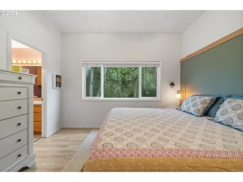765 Sw Kalmia Avenue Warrenton OR 97146