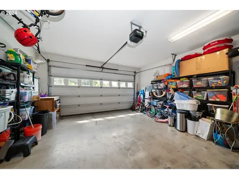 765 Sw Kalmia Avenue Warrenton OR 97146