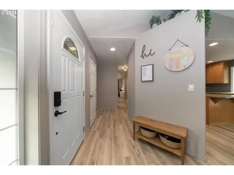 765 Sw Kalmia Avenue Warrenton OR 97146