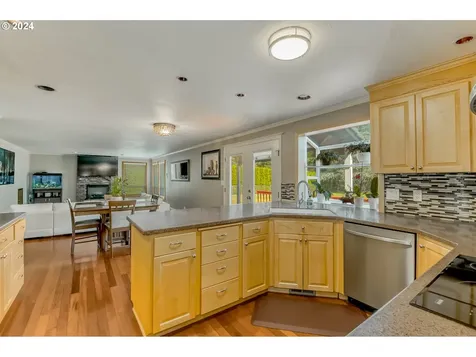 17016 Ne 37th Circle Vancouver WA 98682