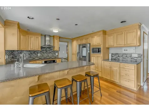 17016 Ne 37th Circle Vancouver WA 98682