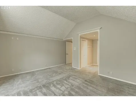 17016 Ne 37th Circle Vancouver WA 98682