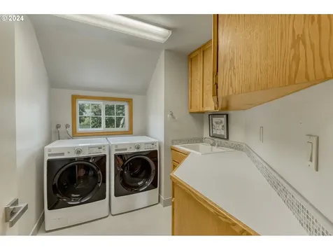 17016 Ne 37th Circle Vancouver WA 98682