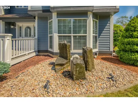 17016 Ne 37th Circle Vancouver WA 98682