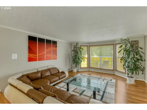 17016 Ne 37th Circle Vancouver WA 98682