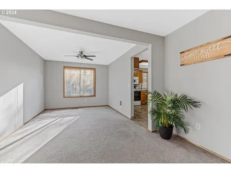 5913 NE 99th Street Vancouver WA 98665