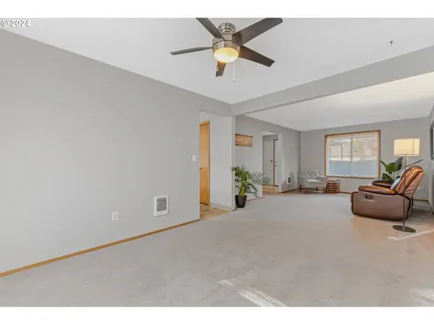 5913 NE 99th Street Vancouver WA 98665