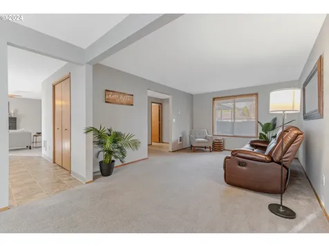5913 NE 99th Street Vancouver WA 98665