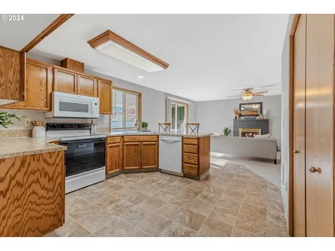 5913 NE 99th Street Vancouver WA 98665