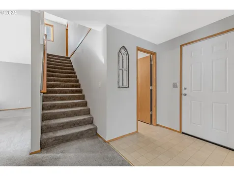 5913 NE 99th Street Vancouver WA 98665