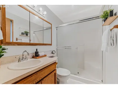 5913 NE 99th Street Vancouver WA 98665