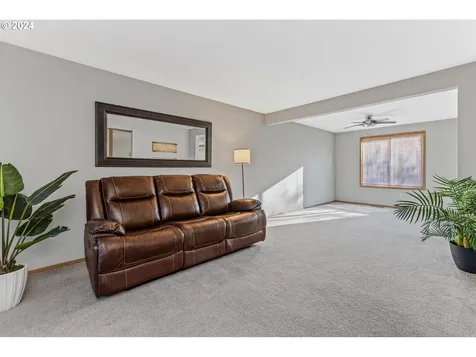 5913 NE 99th Street Vancouver WA 98665